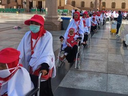 Petugas Terminal Ajyad Kesulitan Berkomunikasi dengan Haji Lansia