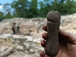 Artefak Batu Berbentuk Penis Ditemukan di Spanyol, Buat Asah Senjata