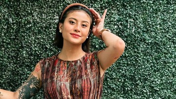 Gosip Terkini Selebriti Insertlive : Reaksi Awkarin Usai Disebut Pindah Agama