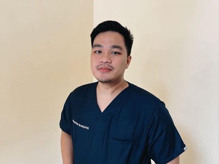 Kisah Unik Alex Simanjuntak, Calon Dokter yang Cuti Koas untuk Review Drama Korea