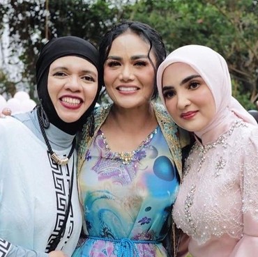 Dapat Kiriman dari Kris Dayanti, Reaksi Ibu Atta Halilintar Syahdu Banget
