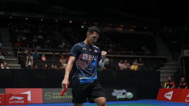 Jonatan Christie berhasil menaklukkan Weng Hong Yang untuk melaju ke babak perempat final Japan Open 2023.