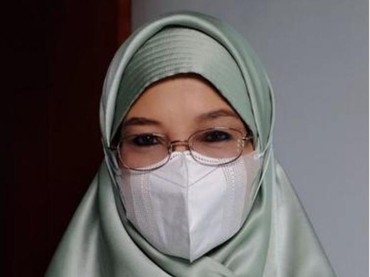 img-title Jualan Buku Doa, 7 Potret Teh Ninih Usai Diceraikan Aa Gym Jarang Tersorot