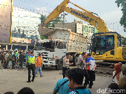 Truk Timpa Mobil di Ngaliyan Semarang Dievakuasi, Lalin Berangsur Normal