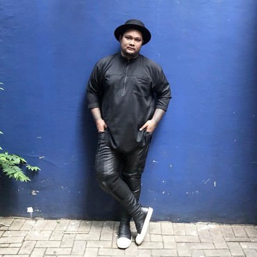 Virgoun Ngambek Tinggalkan Panggung Usai Disebut Mirip Ivan Gunawan