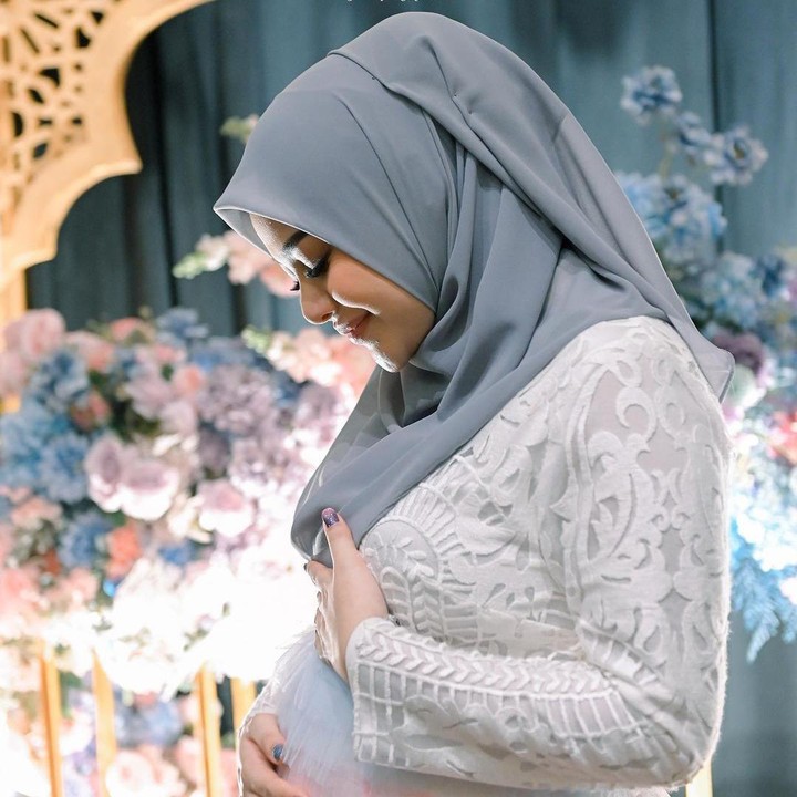 <p>Aurel mengaku sudah tak sabar untuk menanti kehadiran anak keduanya. Ia mengungkapkan harapannya ini dalam unggahan di media sosial. "Masya Allah Tabarakallah..sehat ya nak sampai nanti lahiran, mama ga sabar nunggu kehadiran adek," tulisnya di Instagram. (Foto: Instagram @aurelie.hermansyah)</p>