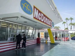 Begini Penampakan McDonalds Tertua di Dunia, Sekarang Masih Beroperasi!