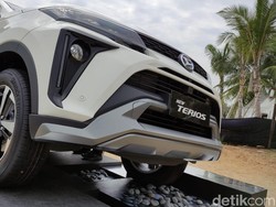 Daihatsu Terios Masih Betah Pakai Penggerak Roda Belakang, Apa Kelebihannya?