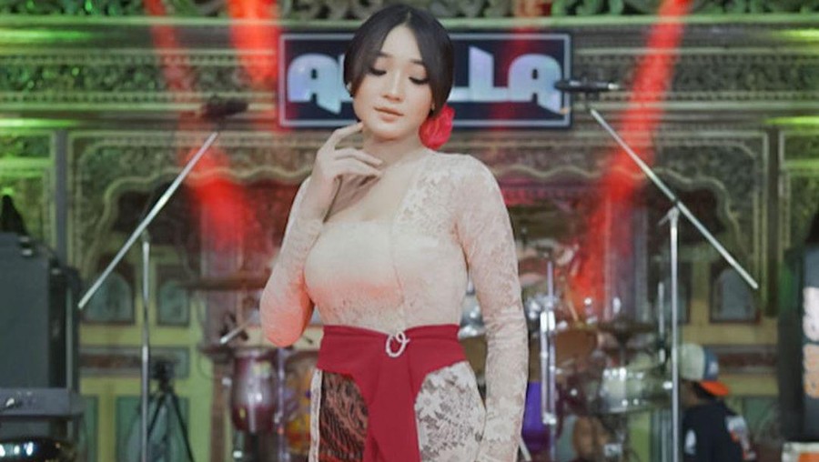 Difarina Indra Difarina Indra dalam media sosial miliknya.