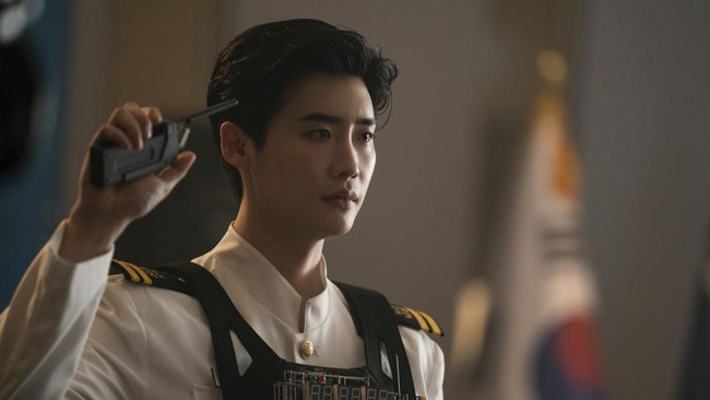 Sutradara beber kru Decibel sempat 'terbius' penampilan Lee Jong-suk. Pesona itu bisa ditonton dalam Decibel tayang 10 Juni di tvN Movies.