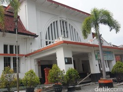 Wamen Angela Datangi Pos Bloc Surabaya, Takjub Bekas Sekolah Sukarno