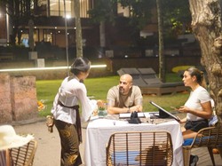 Juan Sebastian Veron Terpikat Keindahan Bali, Betah Ya?