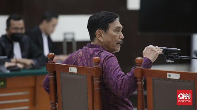 Luhut Binsar Pandjaitan menyatakan tidak akan mengintervensi putusan hakim PN Jaktim terkait kasus yang menjerat Haris dan Fatia.