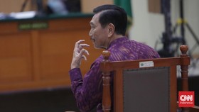 FOTO: Luhut Buka-bukaan di Sidang Haris Azhar dan Fatia