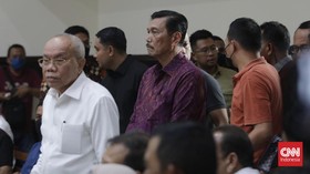 Ramai Massa Luhut di Ruang Sidang Saat Pendukung Haris Dilarang Masuk