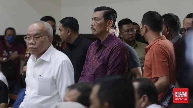 Massa pro Luhut Binsar Pandjaitan tampak mendominasi ruangan sidang PN Jaktim dalam persidangan kasus yang melibatkan Haris-Fatia.