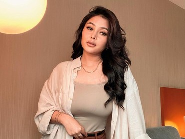 img-title Terpopuler: Mutia Ayu Pamer Wajah Anak Glenn hingga Resepsi Mewah Kevin Sanjaya