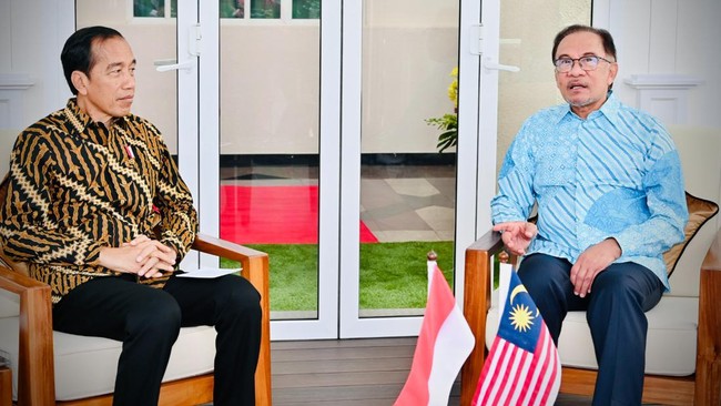 Keakraban Pemimpin ASEAN: Anwar Ibrahim Ucapkan Selamat Ulang Tahun kepada Presiden Jokowi