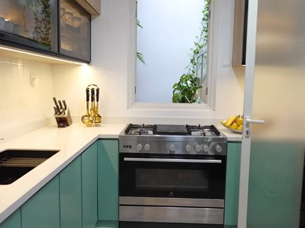 7 Potret Dapur & Tropical Garden di Rumah Sharena & Ryan Delon
