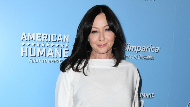 Keinginan Terakhir Shannen Doherty: Penggabungan Abu dengan Anjing dan Ayahnya yang Tercinta