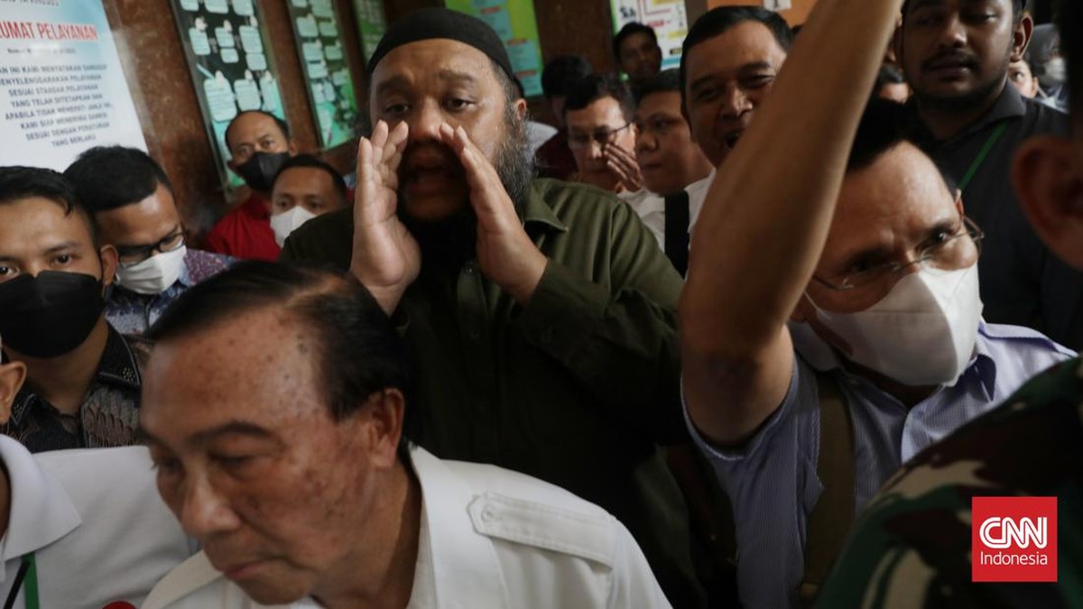 FOTO: Sidang Kesaksian Luhut Diwarnai Cekcok Hakim Vs Haris