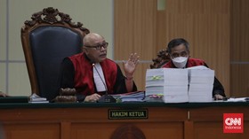 Haris Azhar Marah Saat Hakim Sebut Suara Kuasa Hukum Seperti Perempuan