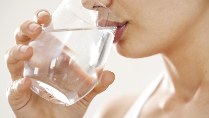 Hidrasi Tubuh Tak Hanya dengan Air Mineral, Bisa dengan 2 Minuman Ini