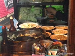 Ini Asal-Usul Nama Warung Bakmi Pak Pele yang Diborong Jokowi di Jogja