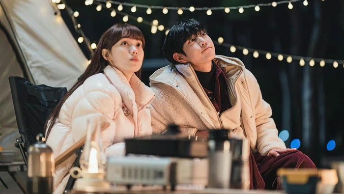 5 Drakor Tentang Dunia Hiburan Korea Selatan, Sajikan Romansa yang Bikin Baper dan Bisa Nonton di Netflix!