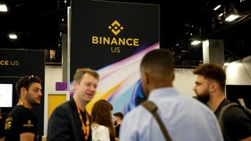 Binance Tangguhkan Deposit Dolar AS Buntut Sengketa SEC