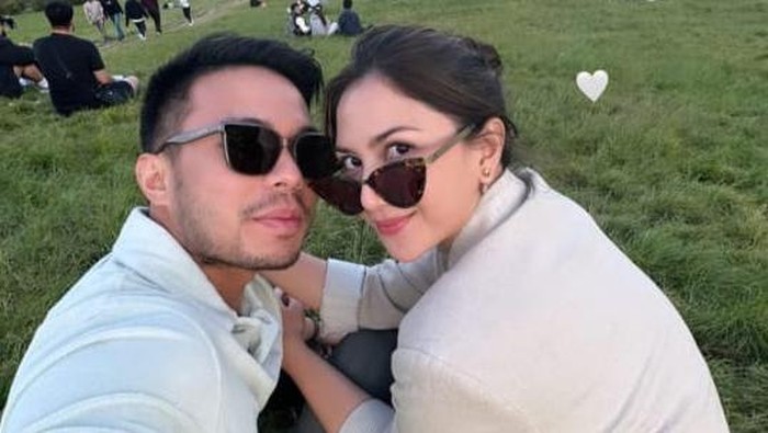 Bulan madu Jessica Mila dan Yakup Hasibuan