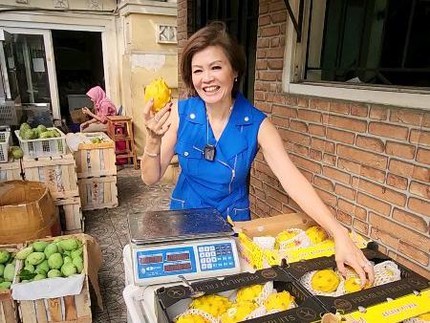 Viral Ci Mehong Jual Buah Harga Selangit, Ternyata Dulunya Pernah Hidup Susah