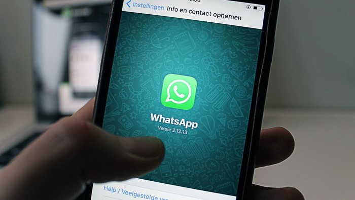 Cara Blur Tampilan WhatsApp Supaya Tak 'Diintip' Orang Lain!