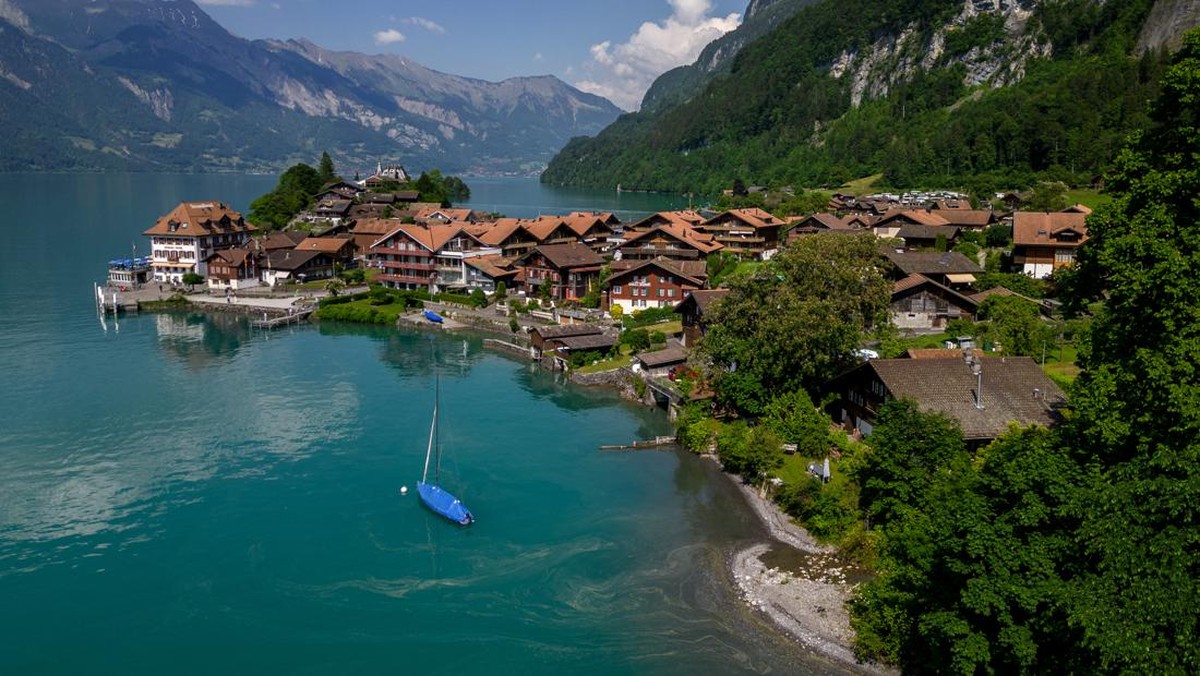 FOTO: Lokasi Syuting Crash Landing On You di Swiss Kebanjiran Turis