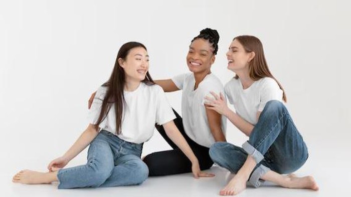 Kenali Alasan di Balik Konformitas, Fenomena Saat Seseorang Ingin Menjadi Sama dengan Circle Pertemanannya