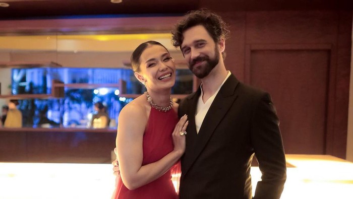 Potret Pernikahan Adinia Wirasti