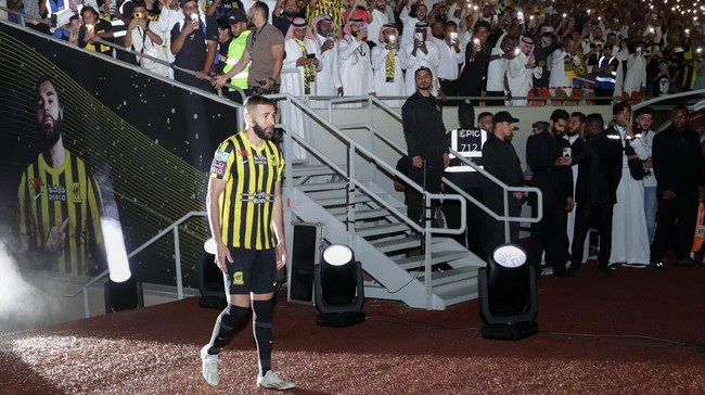 Karim Benzema yang 'kabur' dari Al Ittihad menghadapi rivalitas sengit dengan rekan satu tim yang sama-sama berposisi sebagai penyerang.