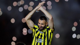 FOTO: Perkenalan Terindah Benzema di Al Ittihad