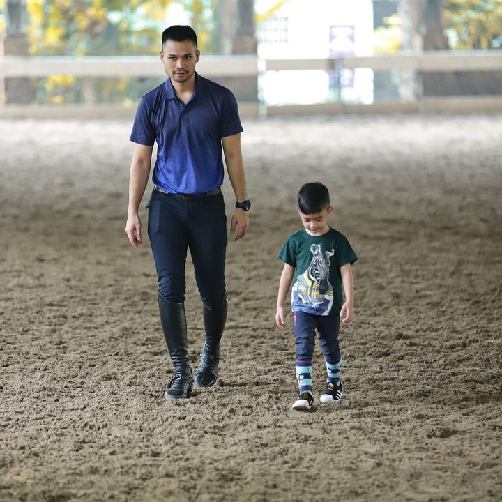 <p>Beberapa waktu yang lalu, Nabila Syakieb membagikan potret sang suami, Reshwara Argya Ardinal, bersama anak laki-lakinya, Rasheed Ravindra Radinal. (Foto: Instagram @nsyakieb85)<br /><br /><br /></p>