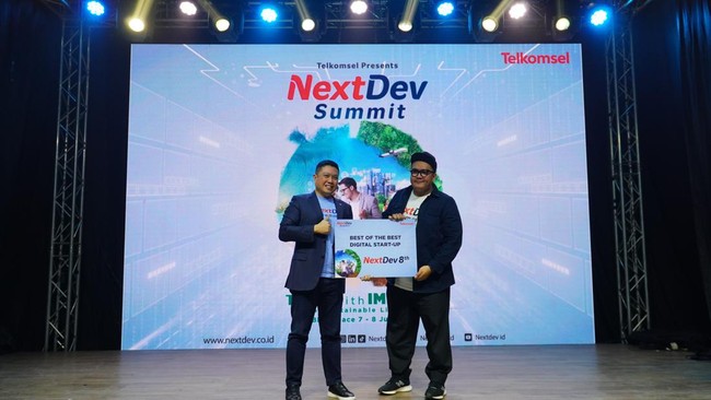 Telkomsel mengumumkan Nuxcle sebagai Best of The Best Startup Program NextDev tahun ke-8 berkat inovasi dan pengembangan kendaraan listrik.