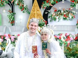 Heboh Bule Kanada Nikahi Gadis Muara Enim, KUA Buka Fakta