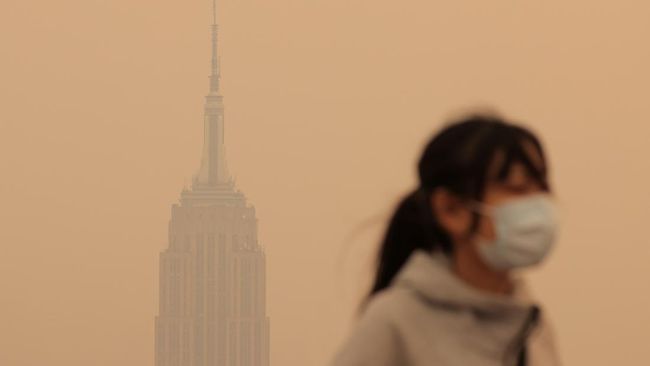 Sejumlah pertunjukan teater Broadway dibatalkan pada Rabu (7/6) sebagai imbas dari kabut asap kebakaran lahan di Kanada yang menyelimuti New York City.