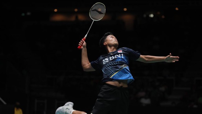 Anthony Ginting akan menghadapi Anders Antonsen di babak final Singapore Open 2023. Berikut jadwal siaran langsung partai puncak turnamen tersebut.