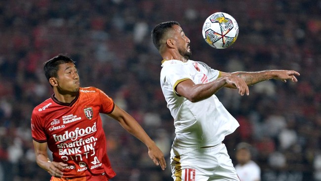 Direktur Utama PT LIB Ferry Paulus menyatakan Liga 1 2023/2024 akan sangat bombastis karena juara bakal mendapat hadiah Rp5 miliar.