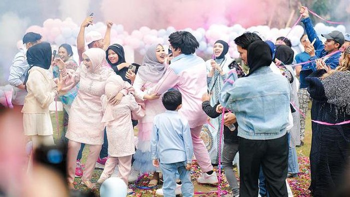 Gender reveal adik Ameena