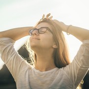 6 Ucapan Afirmasi Positif yang Bantu Kamu Merasa Lebih Baik Saat Banyak Beban Hidup