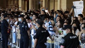 Berburu Messi, Fans Serbu Hotel Timnas Argentina di China