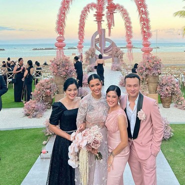 Ada Nicholas Saputra, 6 Potret Geng AADC Hadiri Pernikahan Adinia Wirasti