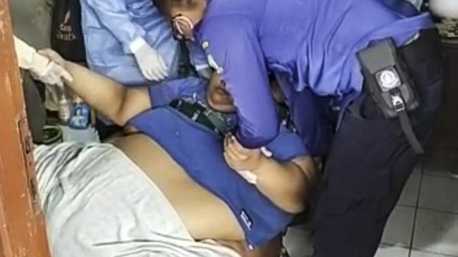 RSUD Kota Tangerang belum memiliki dokter spesialis digestif dan kardiovaskuler sehingga merujuk Fajri ke RSCM.
