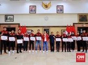 Wali Kota Surabaya Beri Bonus Marselino Ferdinan Cs Rp1,2 Miliar